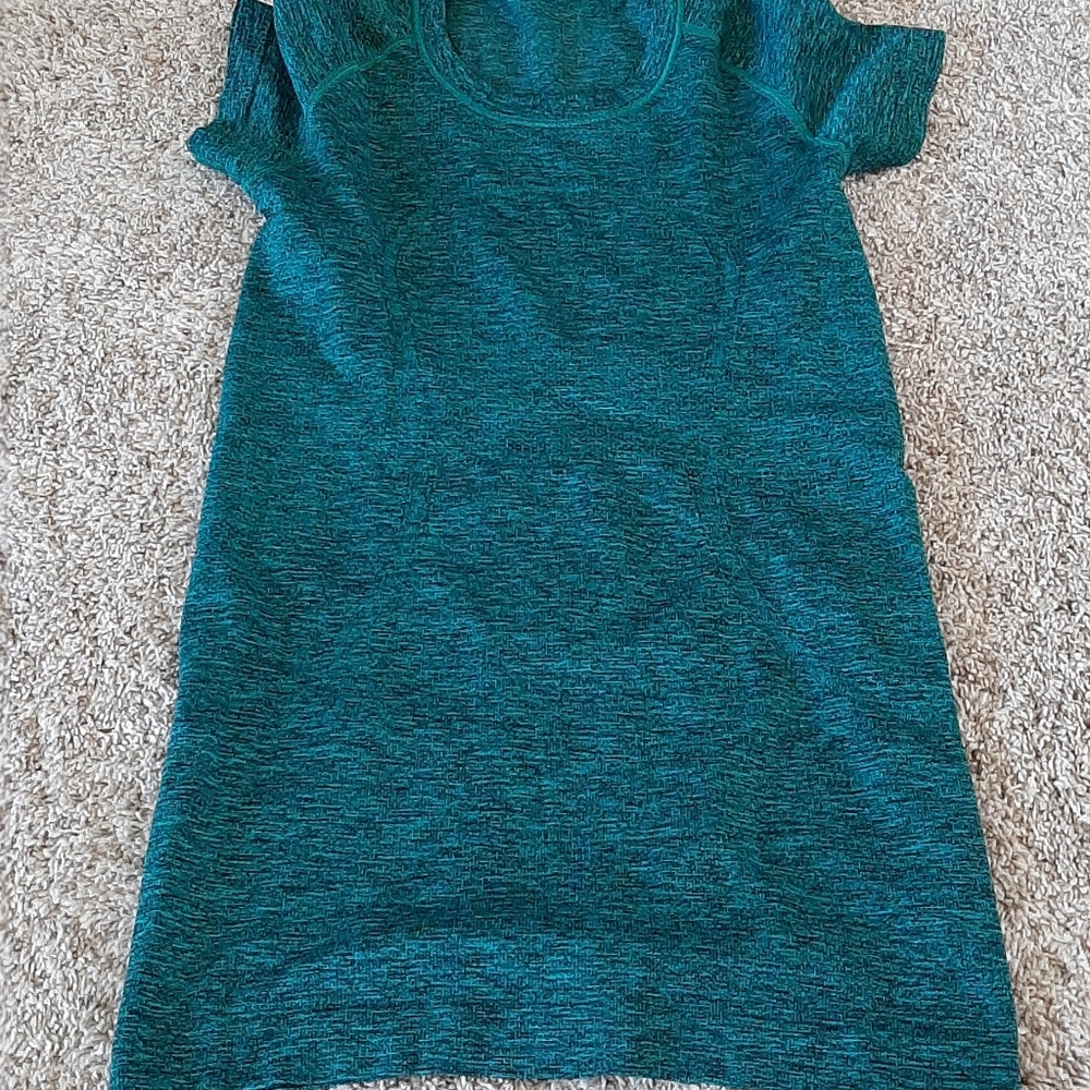 Lululemon Swiftly Tech Size 4